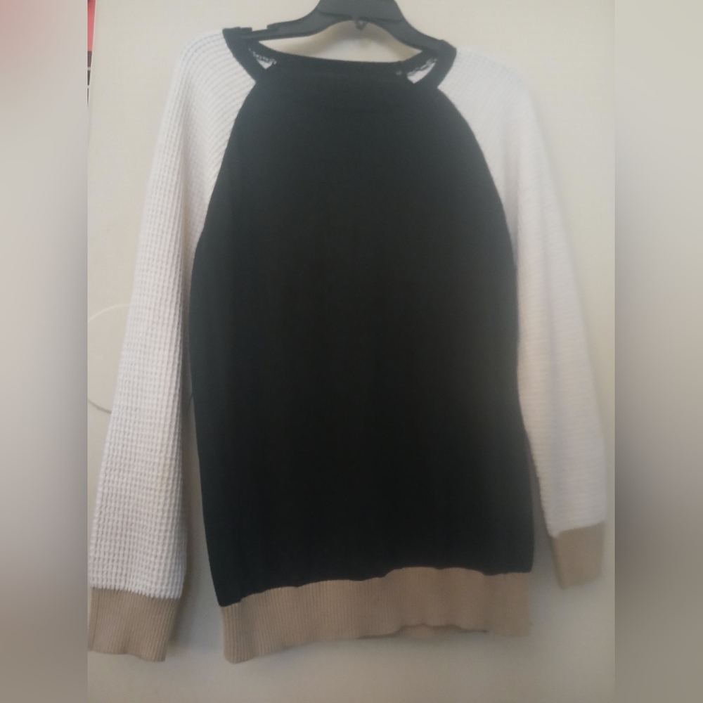 NWOT Womens Guess Colorblock Ribbed Sleeve Sweater Fitted Size Small